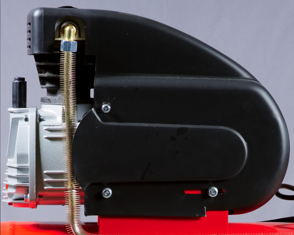 Защитный кожух двигателя